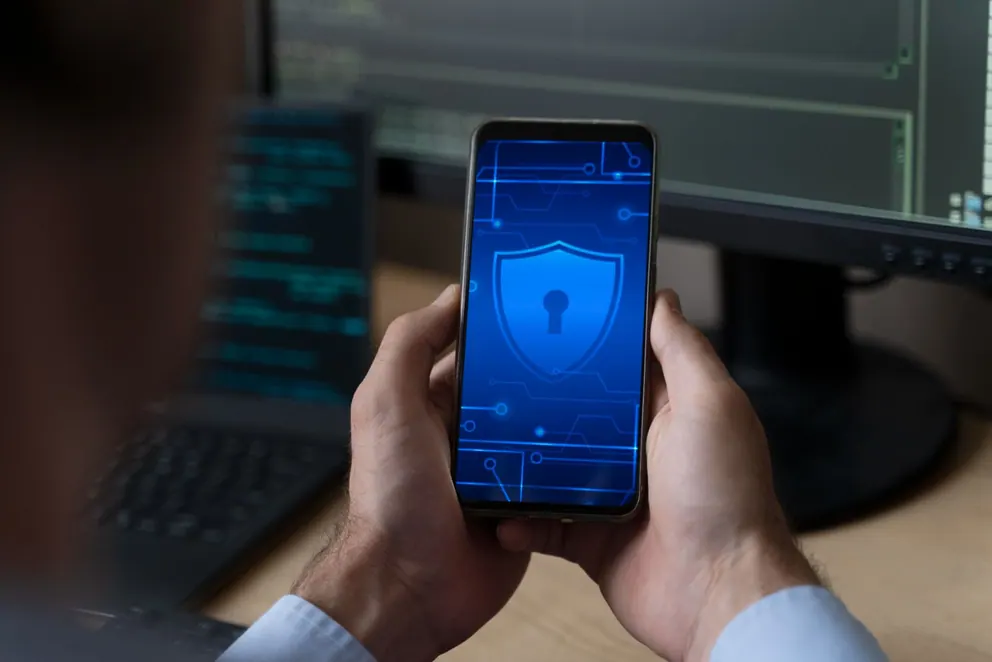 Sicurezza applicazioni e dati — identità e accessi protetti